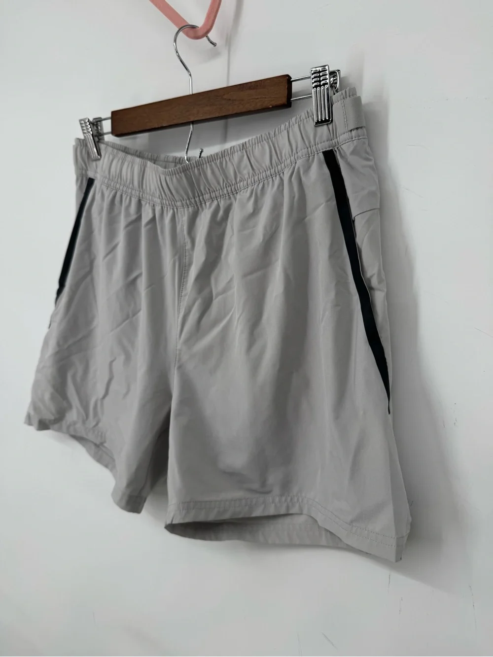 Skora Light Gray Men’s Quick Dry Athletic Running Gym Active Shorts Size Medium